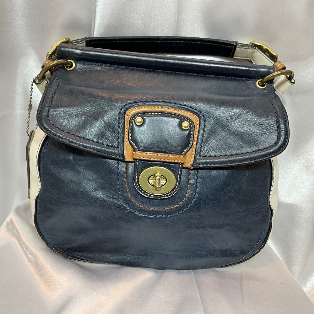 Coach shoulder/Crossbody, Navy & White 40-A4b - Picture 6 of 10